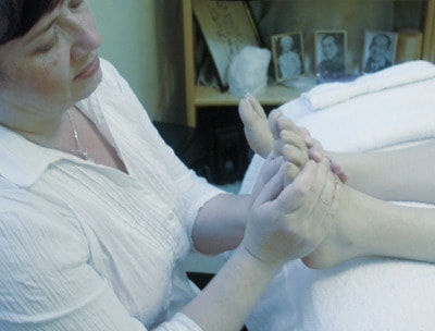 Reflexology for Feet and Hands at Hand to Health